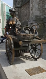 Molly Malone Statue Molly Malone Statue